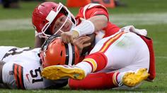 Obhájcům Super Bowlu zatrnulo! Mahomes po zranění nemohl ani vstát