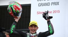 Poprvé na bedně! Skvělý Kornfeil zajel v Silverstonu životní závod