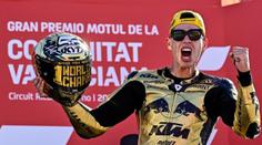 Ogura bojoval o titul, ale spadl. Mistrem světa Moto2 je Fernández