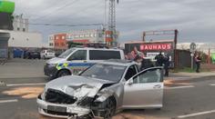 Zdrogovaný řidič zběsile ujížděl policii, na křižovatce smetl auto
