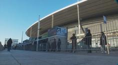 Místo fotbalu injekce: Národní stadion Francie se mění na očkovací centrum