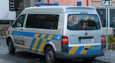 Odjel vlakem s neznámým mužem. Chlapce policisté našli