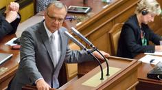 Kalousek tepe vládu: 14 zákonů, které omezují naší svobodu