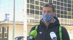 Plavec Micka si užil návrat do bázenu. Před sebou má státnice a porod
