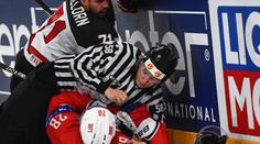 První český sudí pozná NHL! Do rvačky se nezasahuje, pochopil