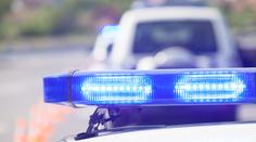 Policisté si došlápli na obří traktor. Převrátili ho pomocí tvrdého PIT manévru