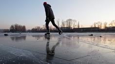Pátrání po bruslaři pokračuje. Nevstupujte na led, varuje policie