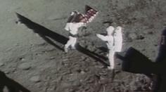 Let astronautů na Měsíc se odkládá. Nejdříve se tam podívají v roce 2025