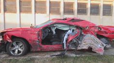Dodge ve zběsilé rychlosti vážně havaroval. Mohlo jít o závod, policie hledá svědky