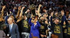 Denver slaví první vítězství v historii NBA. K titulu je dovedl skvělý Jokič