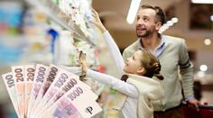 Tesco kvůli Covid-19 zlevnilo základní potraviny. Reagují i další řetězce