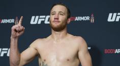 UFC zápasník Gaethje obdaroval studenty, zaplatil za ně školní dluh