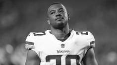 Další tragédie v NFL. Při autonehodě zemřel hráč Arizony Cardinals
