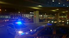Policie vyklízí letiště v Ruzyni. Kvůli hrozbě bombou se ruší i lety