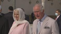 Královna Camilla plní povinnosti za krále Karla, její obliba roste