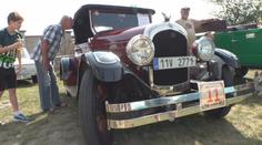 Fara hostila veterány. K vidění byly stovky historických vozidel