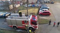 Hasiči vyjeli zachránit 95letou stařenku, ta je raději ignorovala u televize