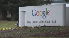 Europoslanci tlačí na Google. Vadí jim, že nepozná dezinformace v jiných jazycích