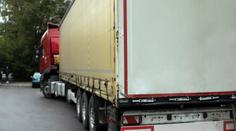 Firma hledala svého řidiče. Našli ho mrtvého v kamionu
