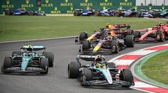 Velký souboj Ferrari a smolný konec Alonsa. Sprint v Číně nabídl drama