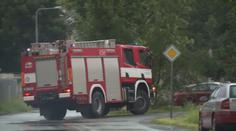 Požár na Pardubicku: Oheň zničil prodejnu, uvnitř byla pyrotechnika