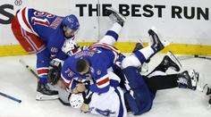 Bitkař Reaves míří do Minnesoty. Rangers dostanou výběr v draftu