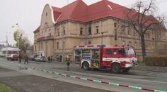 V Chomutově vzplála ubytovna, 70 lidí utíkalo před plameny a kouřem
