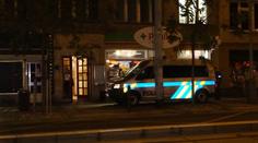 Policisté na střeše, těžce zraněná žena. Případ si převzala mordparta