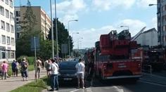V paneláku v Mladé Boleslavi vypukl požár. Muselo se evakuovat 100 lidí