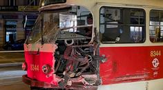 V Praze se srazily tramvaje, škoda zřejmě přesáhne milion