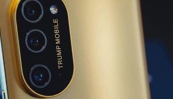 Zlatý telefon od Trumpů budí vášně. Lidé na něj čekají už měsíce