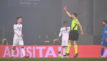 Atalanta padla na Sassuolu. Po hodinovém oslabení dohrávala v devíti