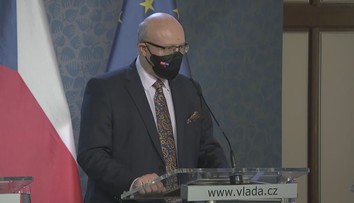 Neočkovaní by se mohli vrátit do hospod, naznačil ministr
