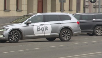 Každý čtvrtý taxikář porušuje pravidla. K práci používají alternativní platformy