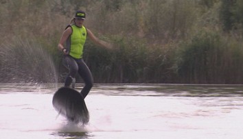 VÍKEND: Jak se krotí divoké prkno na Vltavě?