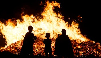 Je letní slunovrat. 7 věcí, které o MAGICKÉ NOCI nevíte