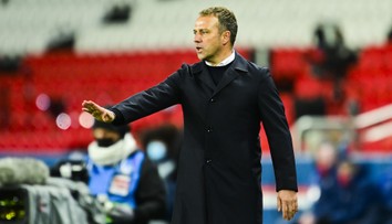Flick ustál skupinový propadák. U německé reprezentace pokračuje