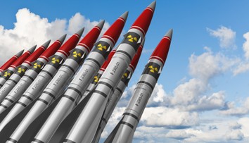Důvěra spojenců NATO v USA klesá. Mluví se o jaderných zbraních v Evropě