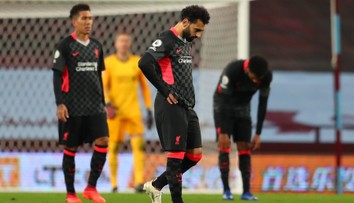 Mistr slízl debakl! Liverpool dostal SEDM gólů. Tottenham potupil United