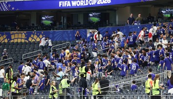 Japonci nevyhráli, ale znovu si získali svět. Po remíze uklízeli tribuny