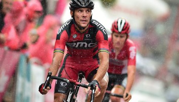 Cyklistu Gilberta při tréninku napadl opilý řidič a zlomil mu prst!