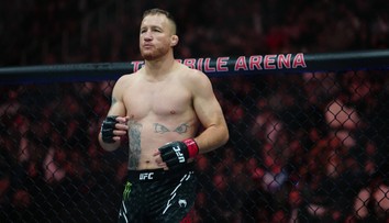 Válka o titul UFC potěšila fanoušky. Pás získal veterán Gaethje