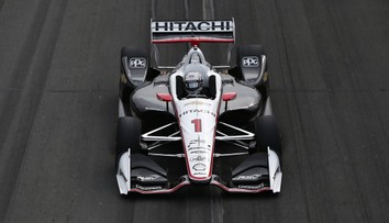 Domácím hvězdám vypálil rybník Newgarden. Jezdce potrápil déšť