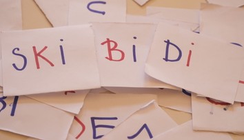Nejen skibidi a delulu. Nové pojmy v anglickém slovníku dospělí většinou neznají