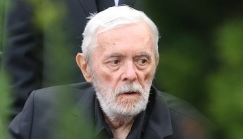 Manévry kolem pohřbu Josefa Abrháma: Tři měsíce po smrti ho stále neuložili