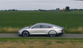 Sen se stává realitou? Tohle auto umí jezdit zadarmo, má to ale háček