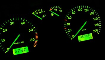Co se stane na tachometru, když auto pokoří 999 999 kilometrů?