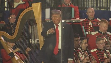 Trumpova podobizna se dostane i do pasů. Demokraté to kritizují