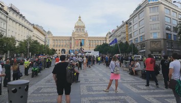 Demonstrace a průvod Prahou. Milion chvilek chce konec Benešové