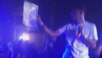 Příprava na zápas v době korony? Hráč Teplic rapoval v plném klubu